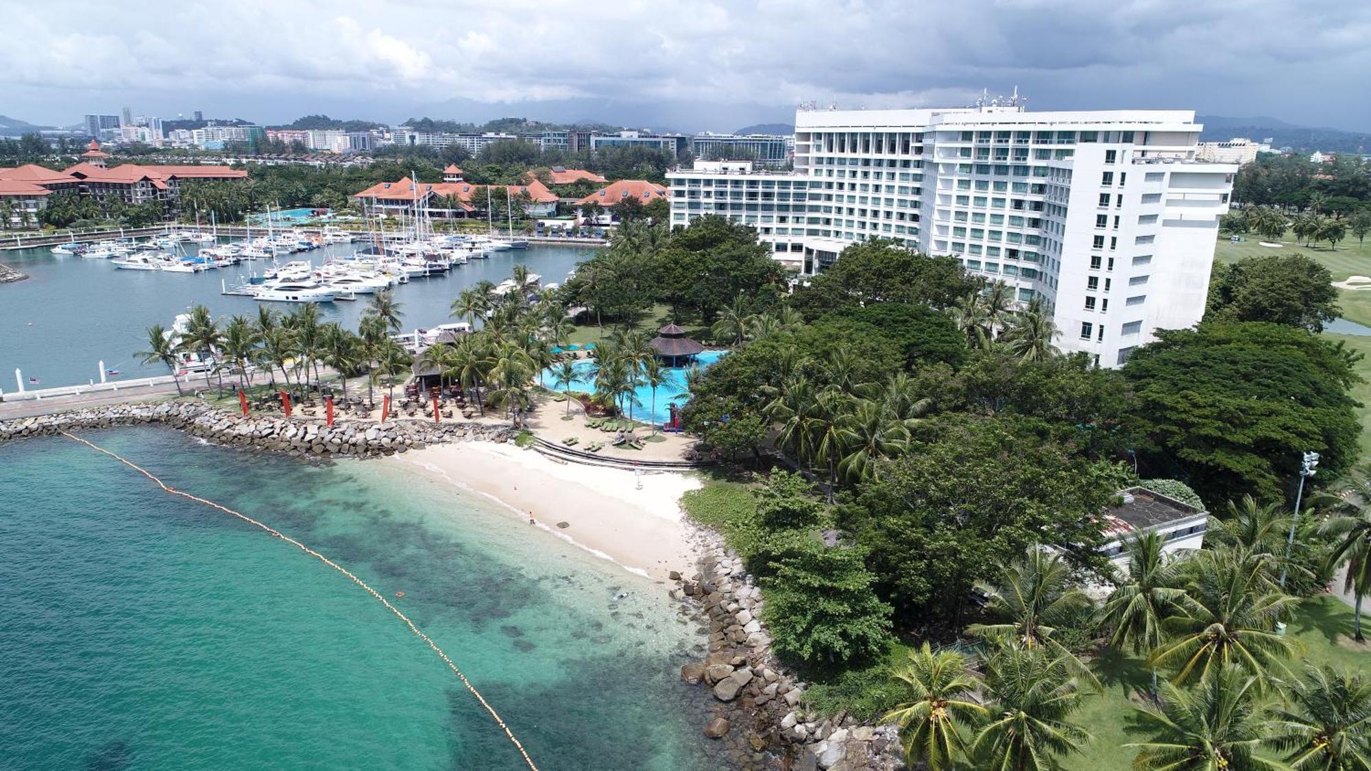 Hotel The Pacific Sutera Kota Kinabalu Exteriér fotografie Marina Bay, with Marina East Marina Club, Marina East Marina Village, Marina East Marina Marina, Marina East Marina Marina East Marina East Marina East Marina East Marina East Marina East Marina East Marina East Marina East Marina East Marina East Ma